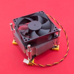 Кулер для процессора LGA1366 (3 pin)